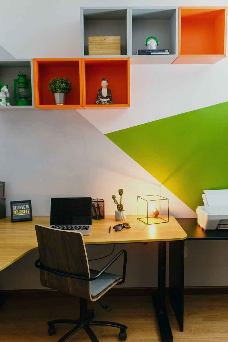 Um Home Office com Personalidade - DeBORLA